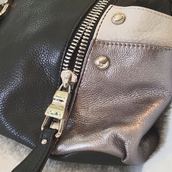 Leather shoulder bag - Picture 2 of 6
